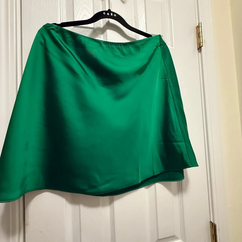 J Crew Green Satin Mini Skirt Women's Skirt Elastic Waist